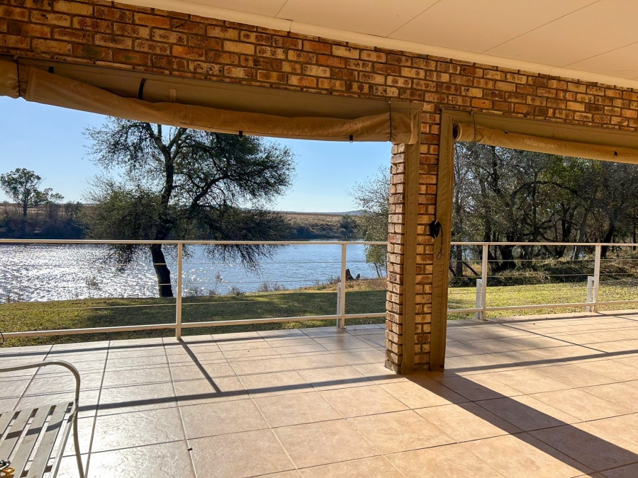 4 Bedroom Property for Sale in Potchefstroom Rural North West